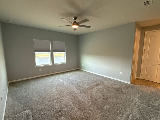 Building Photo - 12970 Brookside Moss Dr