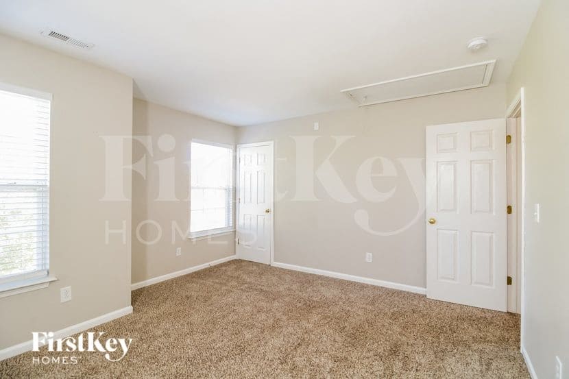 Building Photo - 225 Brycewood Dr