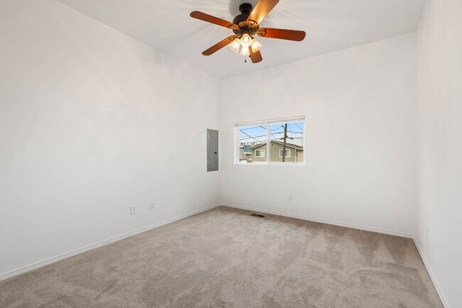Building Photo - 3930 S Angel Pl
