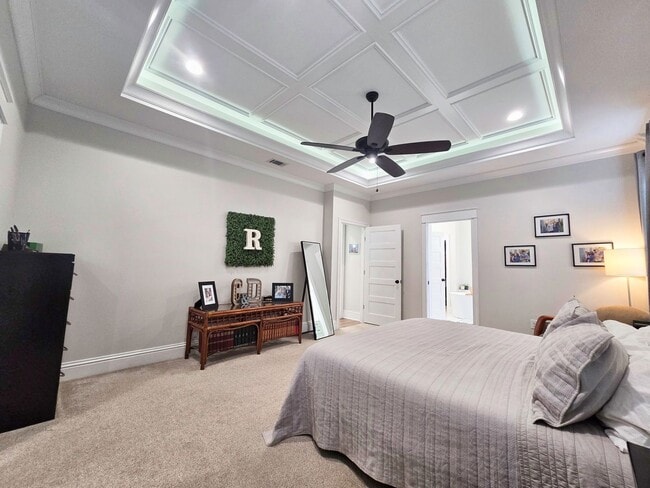 Building Photo - Spacious 4BR/3BA Home with Open Floor Plan, Screened Porch & Fenced Backyard