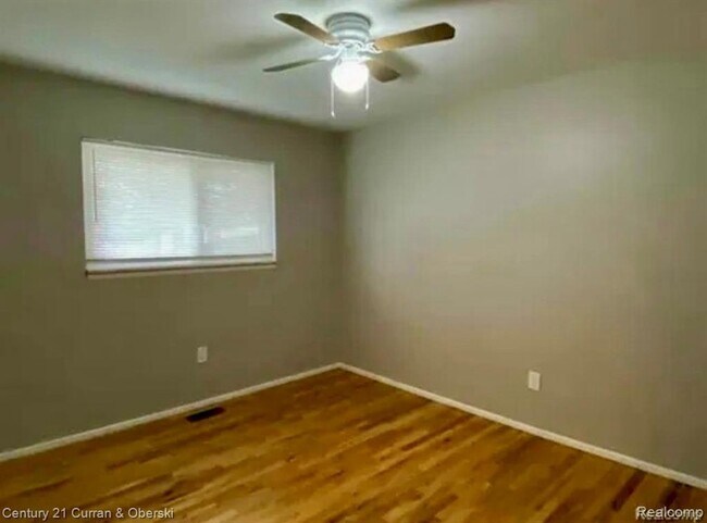 Building Photo - 467 S Marie St