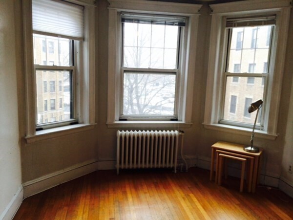 Building Photo - 116 Riverway