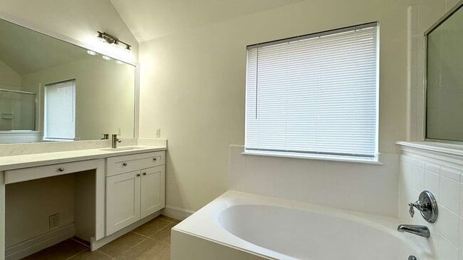 Building Photo - 7510 Golden Thistle Ln