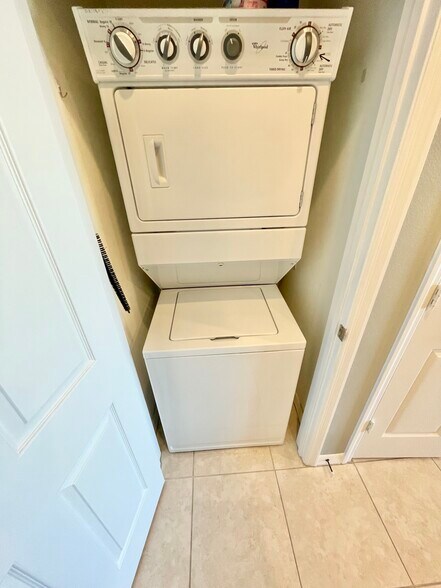 washer/dryer in unit - 7230 Hamilton Rd