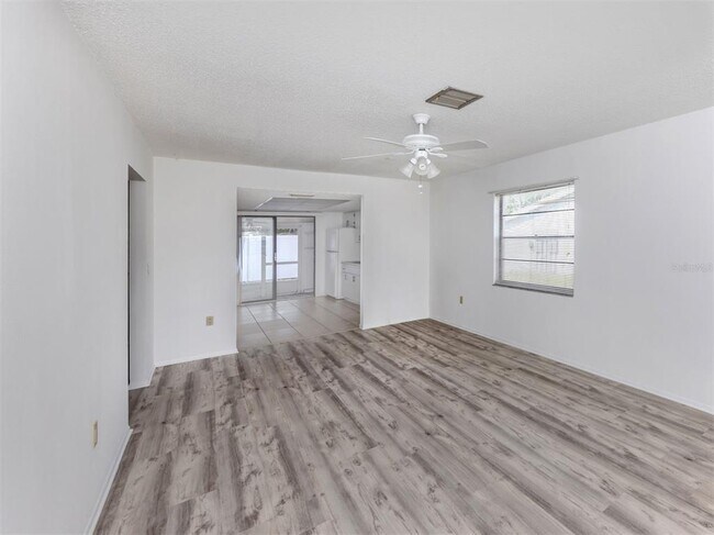 Building Photo - 662 Substation Rd