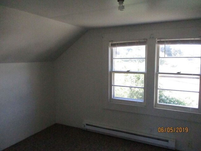 Building Photo - 2 Story Colonial Style House