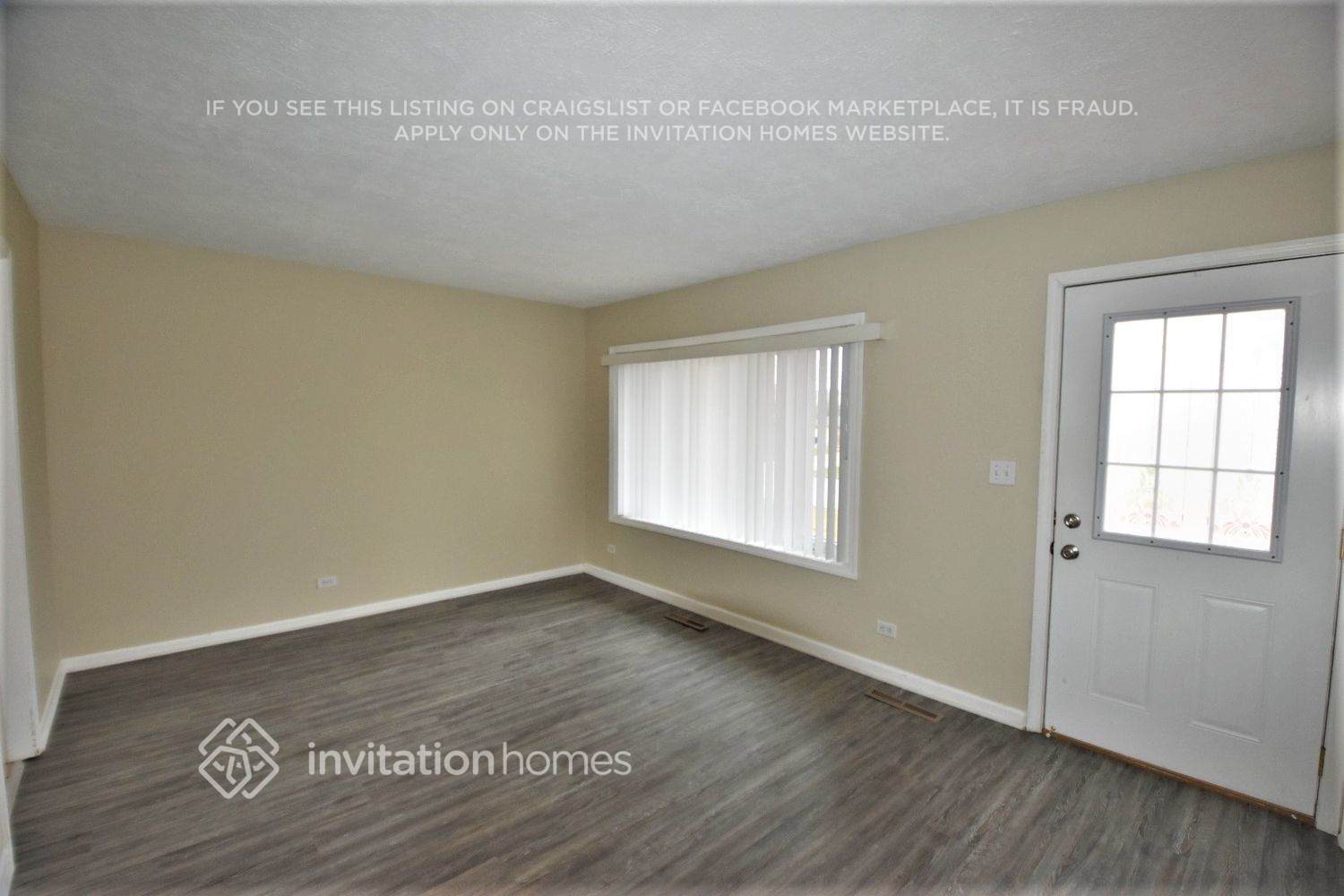 Building Photo - 337 E Fullerton Ave