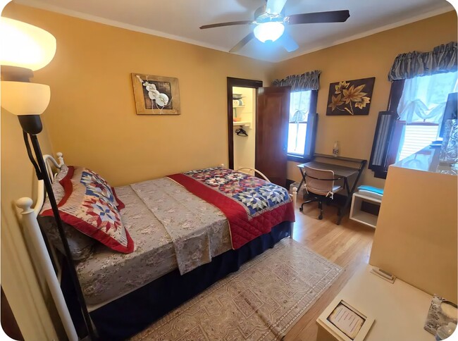 Building Photo - 437 S Craig Pl