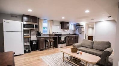 Building Photo - 202 W 1st St