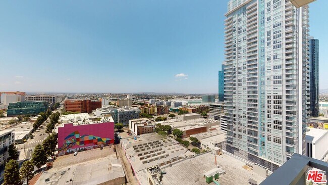 Building Photo - 1155 S Grand Ave