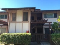 Building Photo - Newtown Meadows 10B2