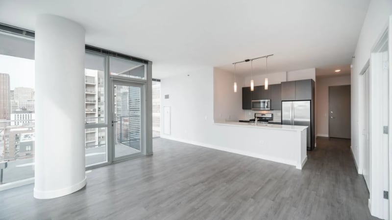 Primary Photo - 1000 S Clark St