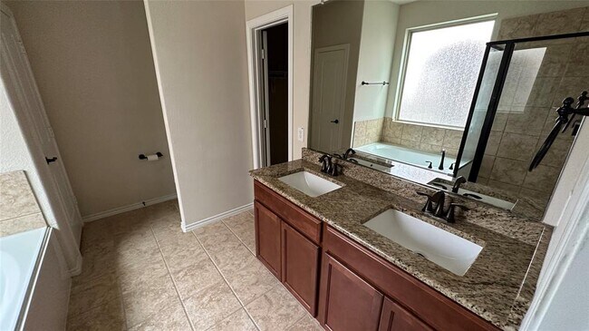 Building Photo - 1703 Thornhollow Dr