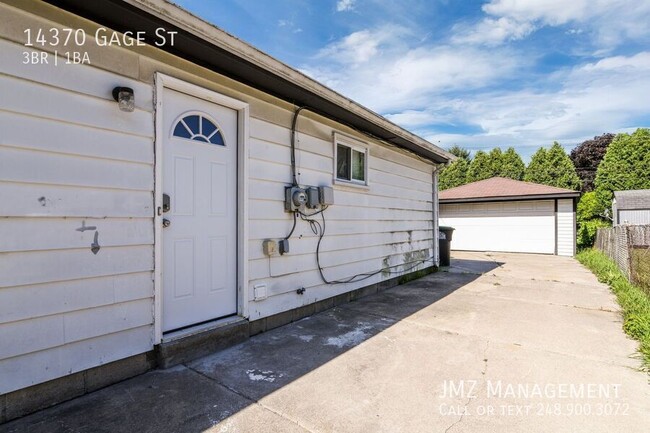 Building Photo - Introducing a beautiful 3 bedroom, 1 bathr...