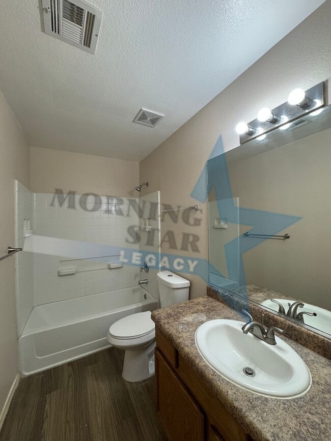 Building Photo - 4 Bed House with converted garage!