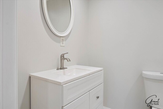 Building Photo - $1625 Fully remodeled, spacious 4 bedroom ...