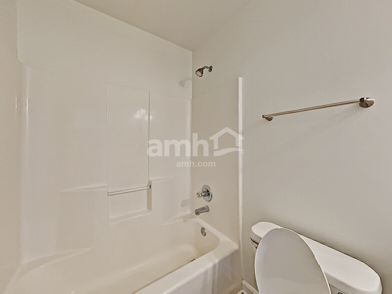 Building Photo - 141 Claybrook Ln