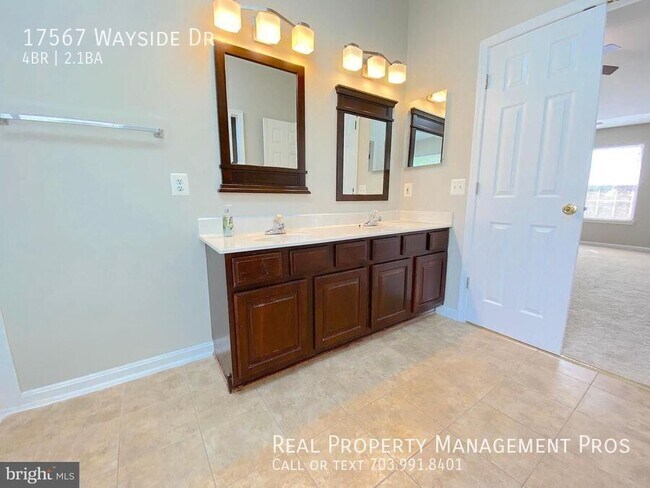 Building Photo - 17567 Wayside Dr