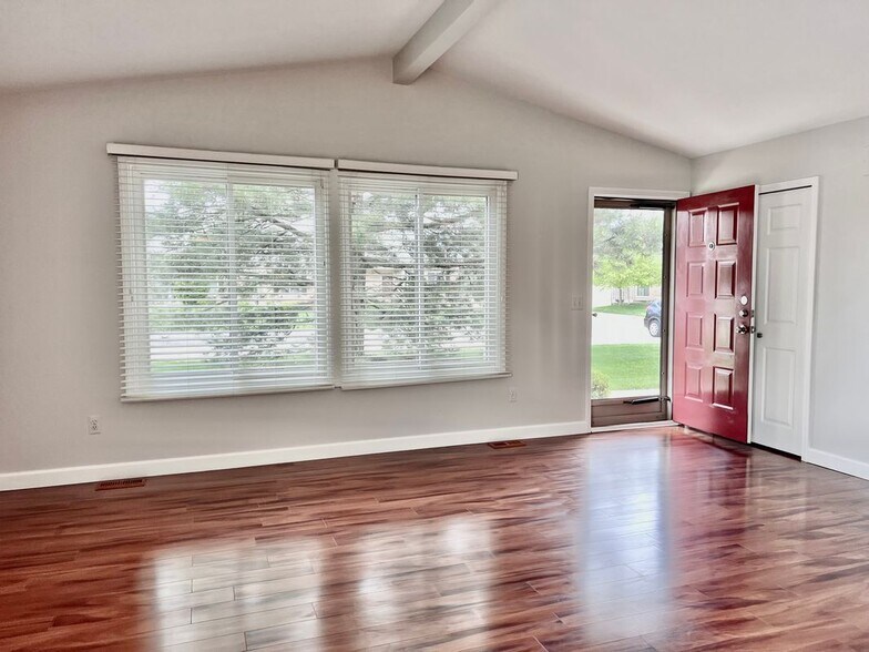 Building Photo - 44666 Connecticut Ct