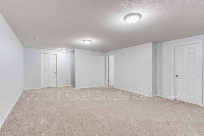 Building Photo - 1046 E Karla Ct