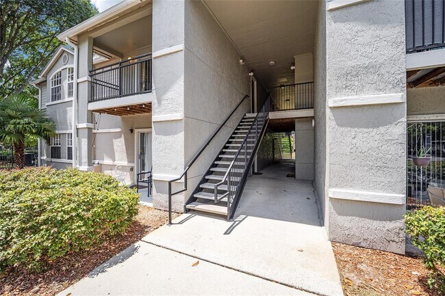 Building Photo - 3705 SW 27th St
