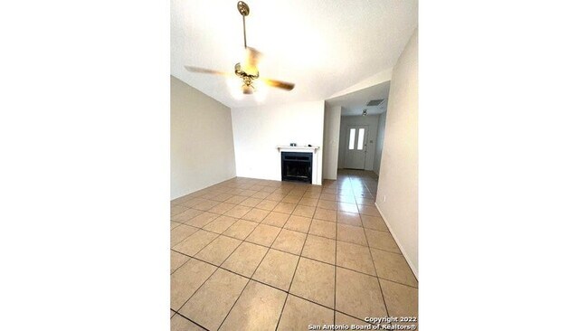 Building Photo - 117 Whisper Way