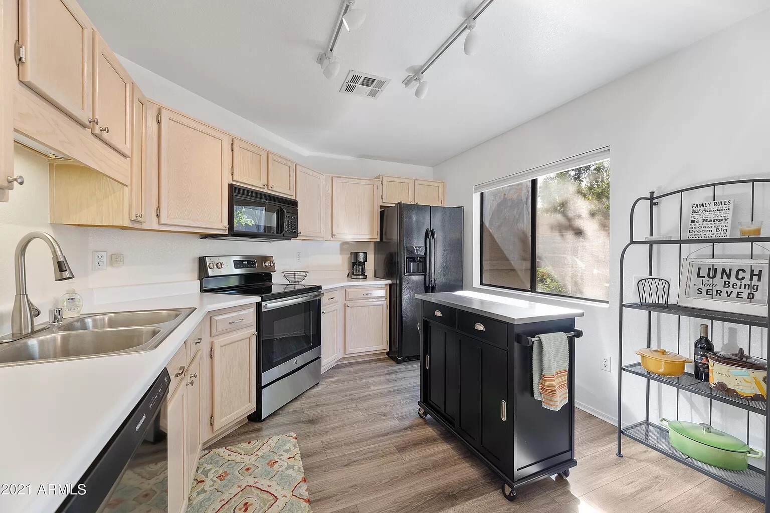 Building Photo - 15050 N Thompson Peak Pky