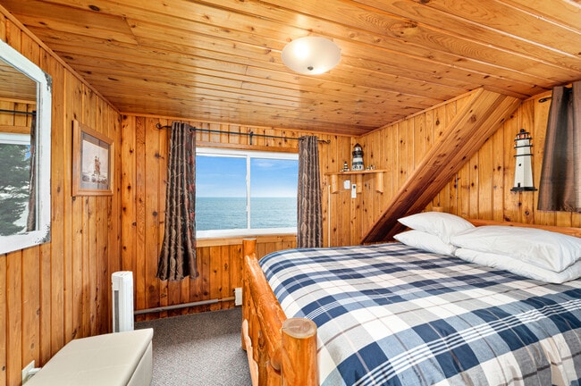 Building Photo - 278 Scenic Dr FURNISHED 4 BR On Lk