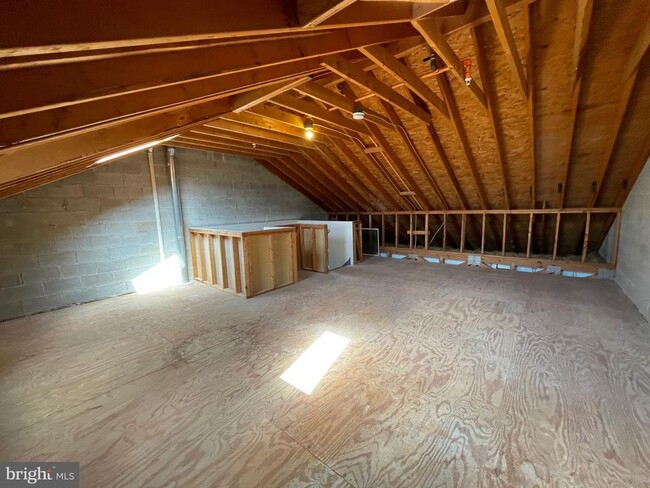 Building Photo - 601 Fawn Cir
