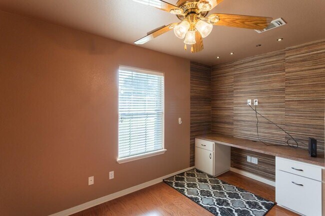 Building Photo - 1101 Cimarron Ct