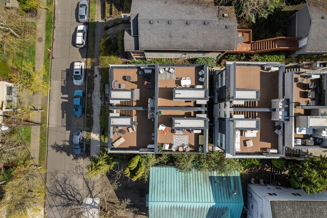 Building Photo - 67C W Dravus St