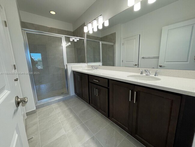 Building Photo - 534 Parsons Wy