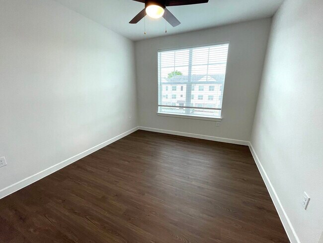 Building Photo - 2300 N Friendship Rd