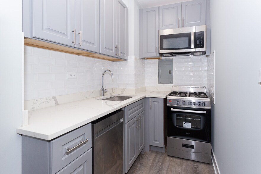 Building Photo - 508 W Belmont