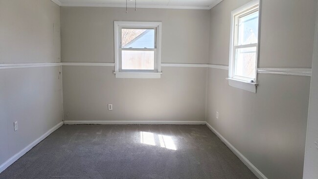 Building Photo - Super convenient to Langley AFB