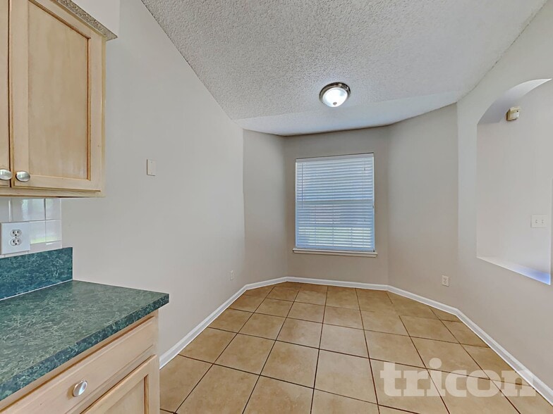 Building Photo - 522 Jimbay Dr