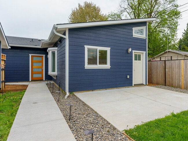 Building Photo - 3534 N Alaska Pl