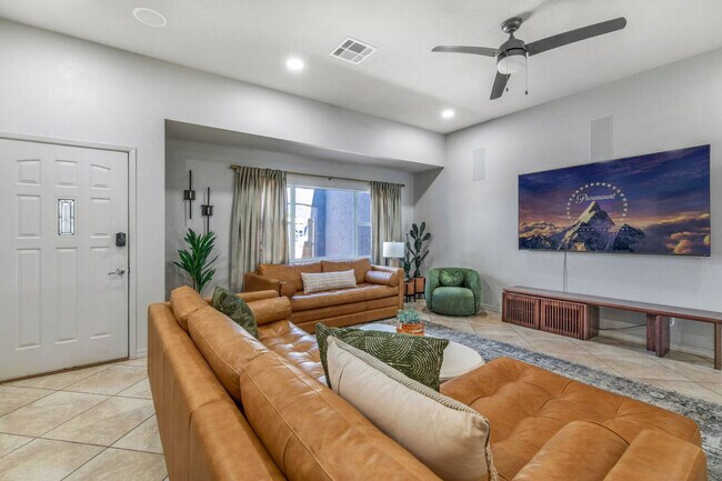 Building Photo - 1800 Burgundy Dr