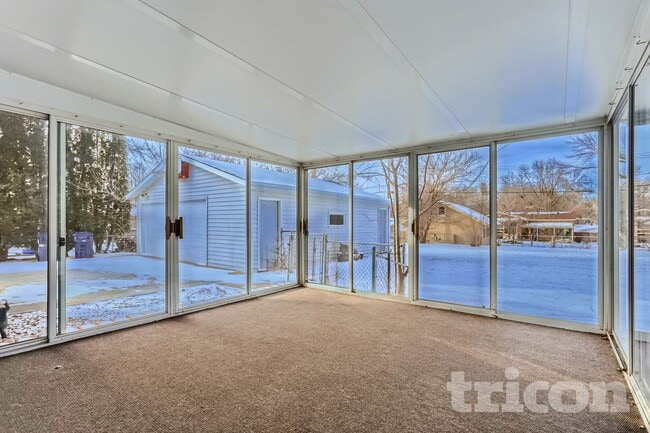 Building Photo - 4400 W 111th St