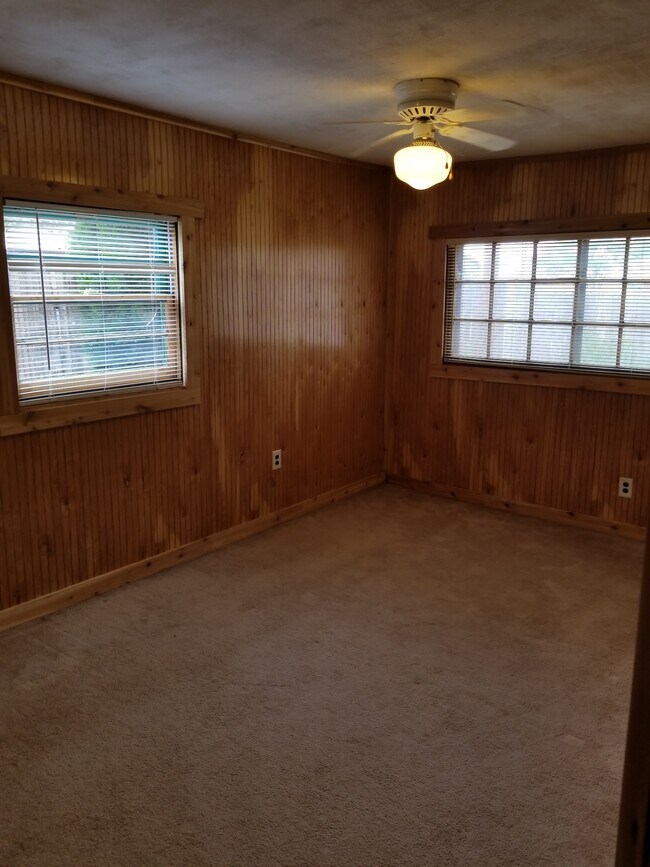 Bedroom 3 - 229 Chuck Wagon Rd