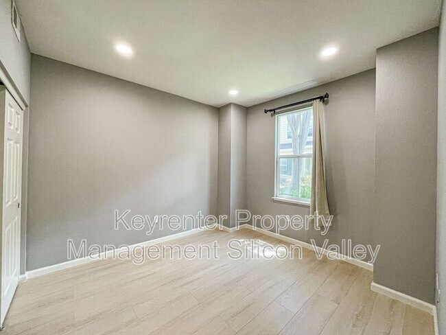 Building Photo - 679 Montara Terrace