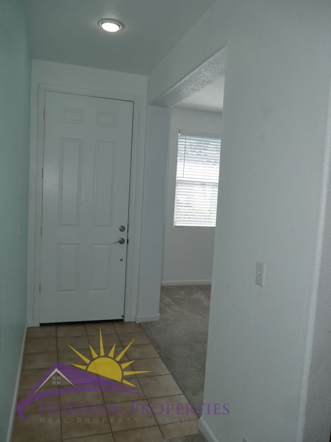 Building Photo - Bright Open 2 Bed 2 Bath 1,043 Sq Ft Antelope home
