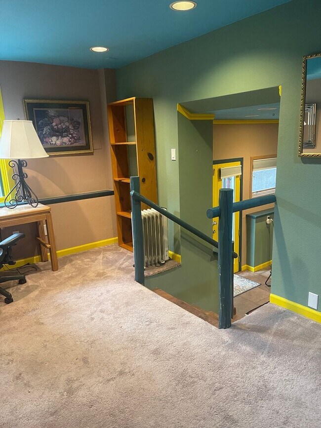 Building Photo - Furnished 2 Bedroom Garden Level ADU in Upper Table Mesa Near Bear Creek Park