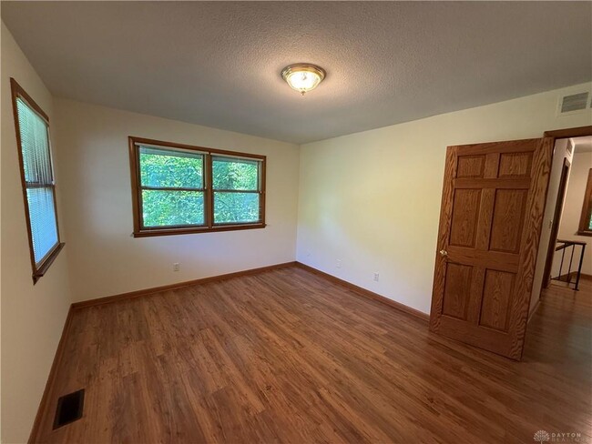 Building Photo - 2162 Willowgrove Ave