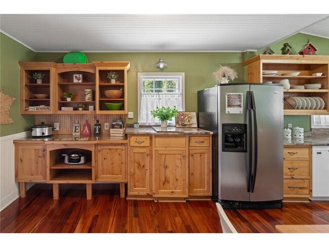 Building Photo - 2721 29th Ave NE