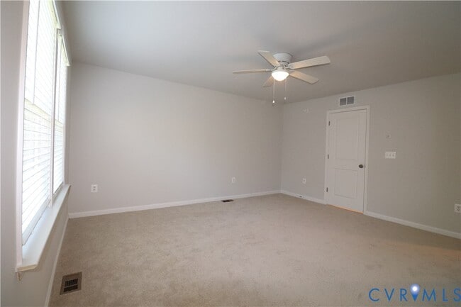 Building Photo - 419 Burden Dr