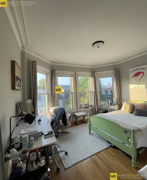 Primary Photo - 550 E 8th St