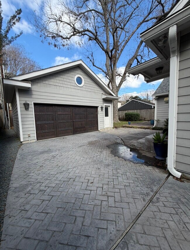 Building Photo - 3752 Rice Boulevard