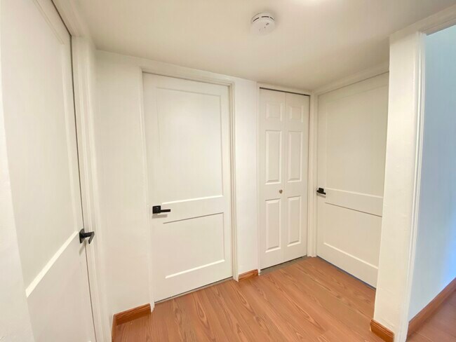 Building Photo - 710 W Palo Verde Dr