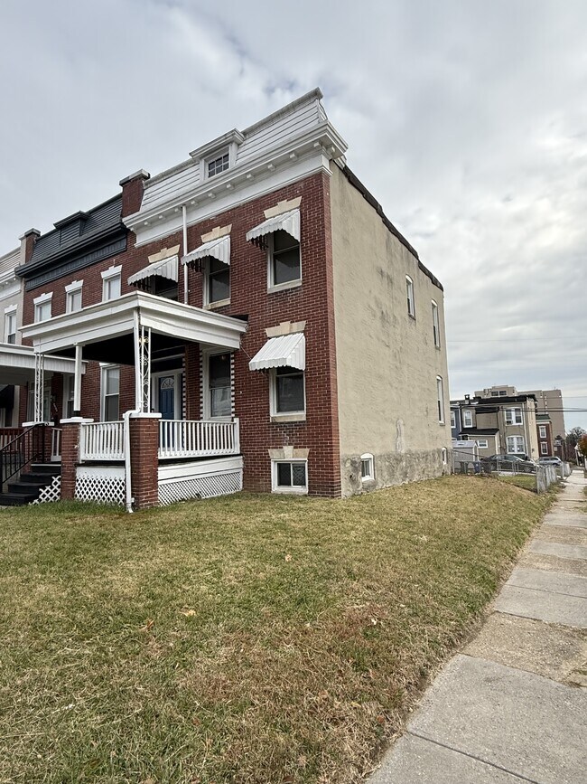 Building Photo - 501 Lyndhurst St